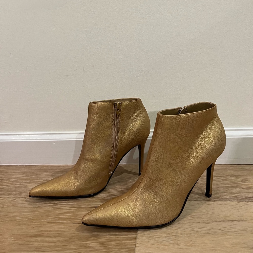Colin Stuart Gold Metallic Ankle Boot Size 8